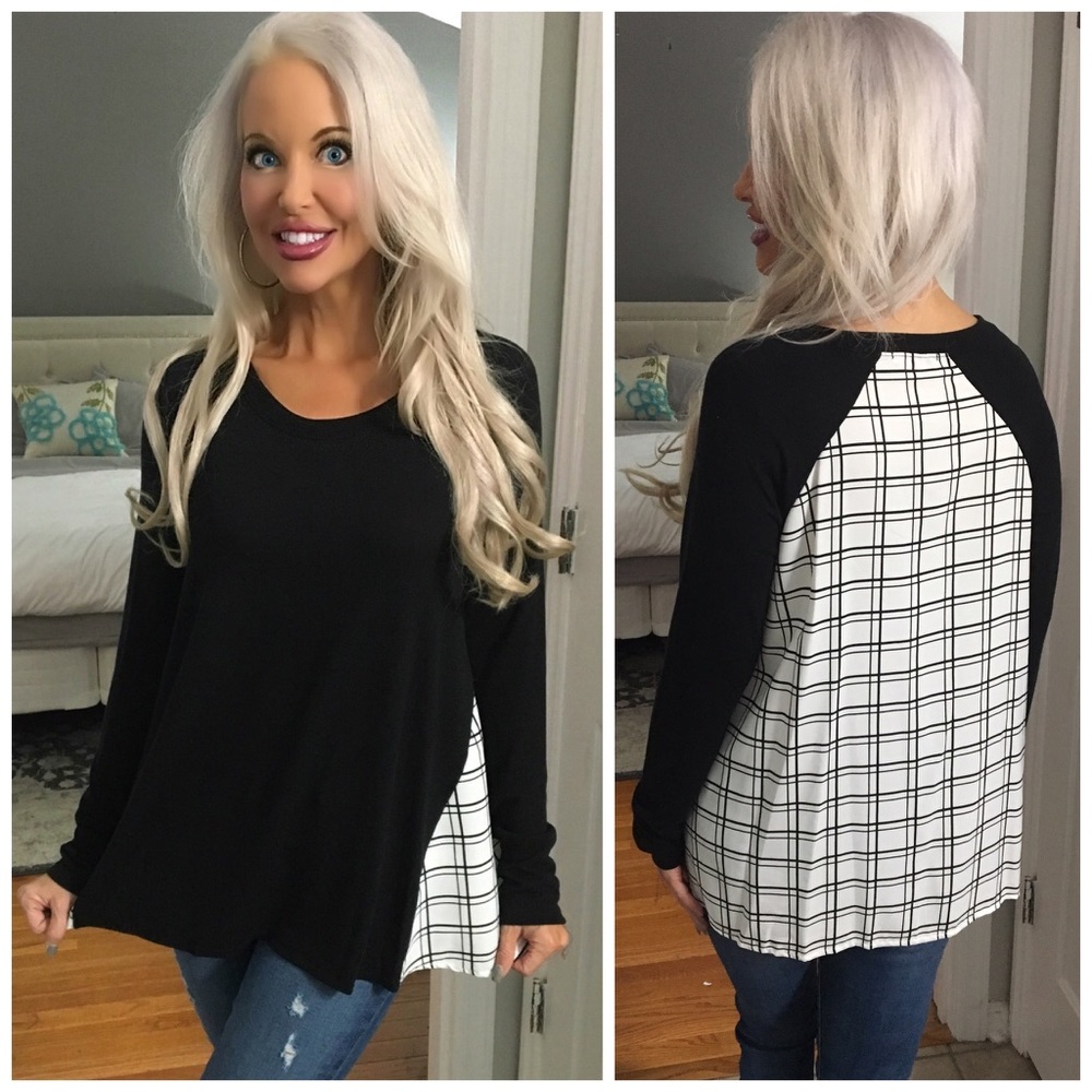 ❤️LAST 2! Black/White Contrast Tunic! - Picture 1 of 2